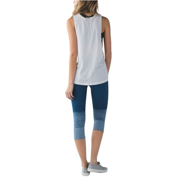 Lululemon Athletica Seemlessly Street Crop Blue and Gray Ombre Leggings Sz 6 - Picture 4 of 9